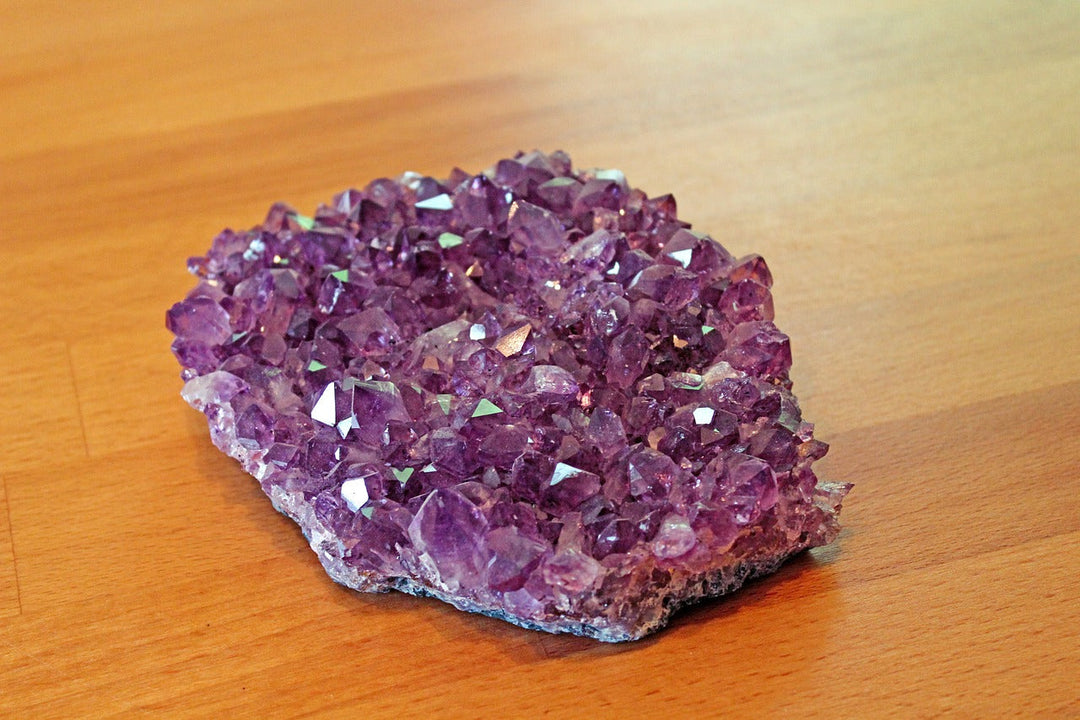 Amethyst Magic: Healing Properties, Benefits, and Origins Revealed 💜✨