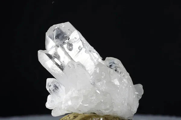 Quartz Crystal: Meaning, Properties & Uses