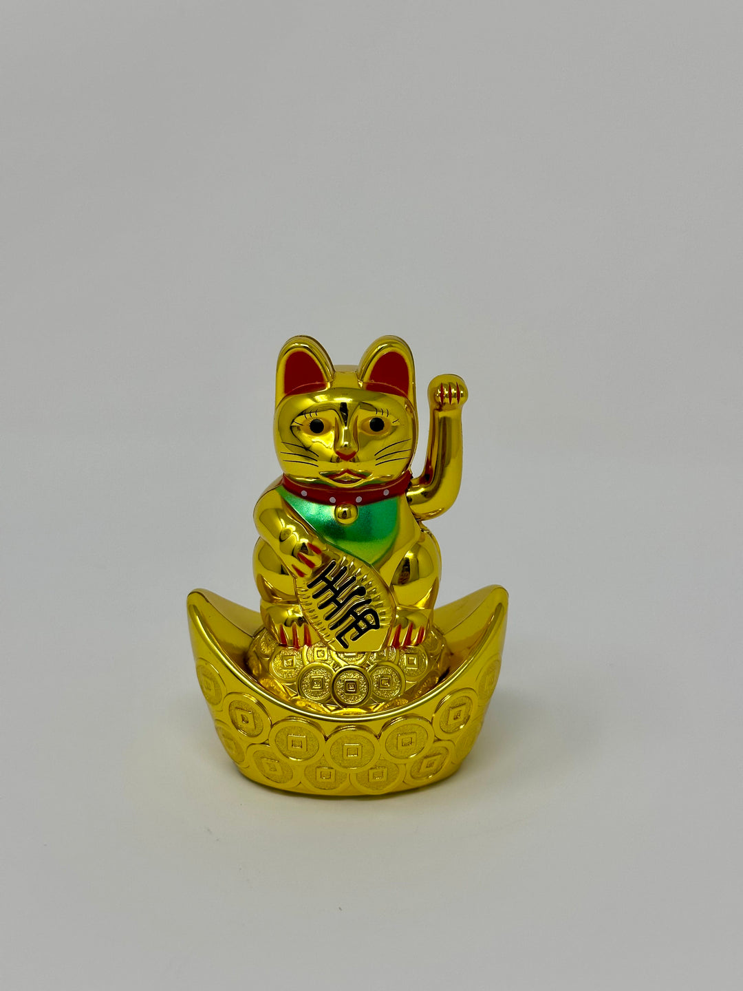 Maneki Neko Gold Battery Lucky Cat | The Harmony Store Figurine