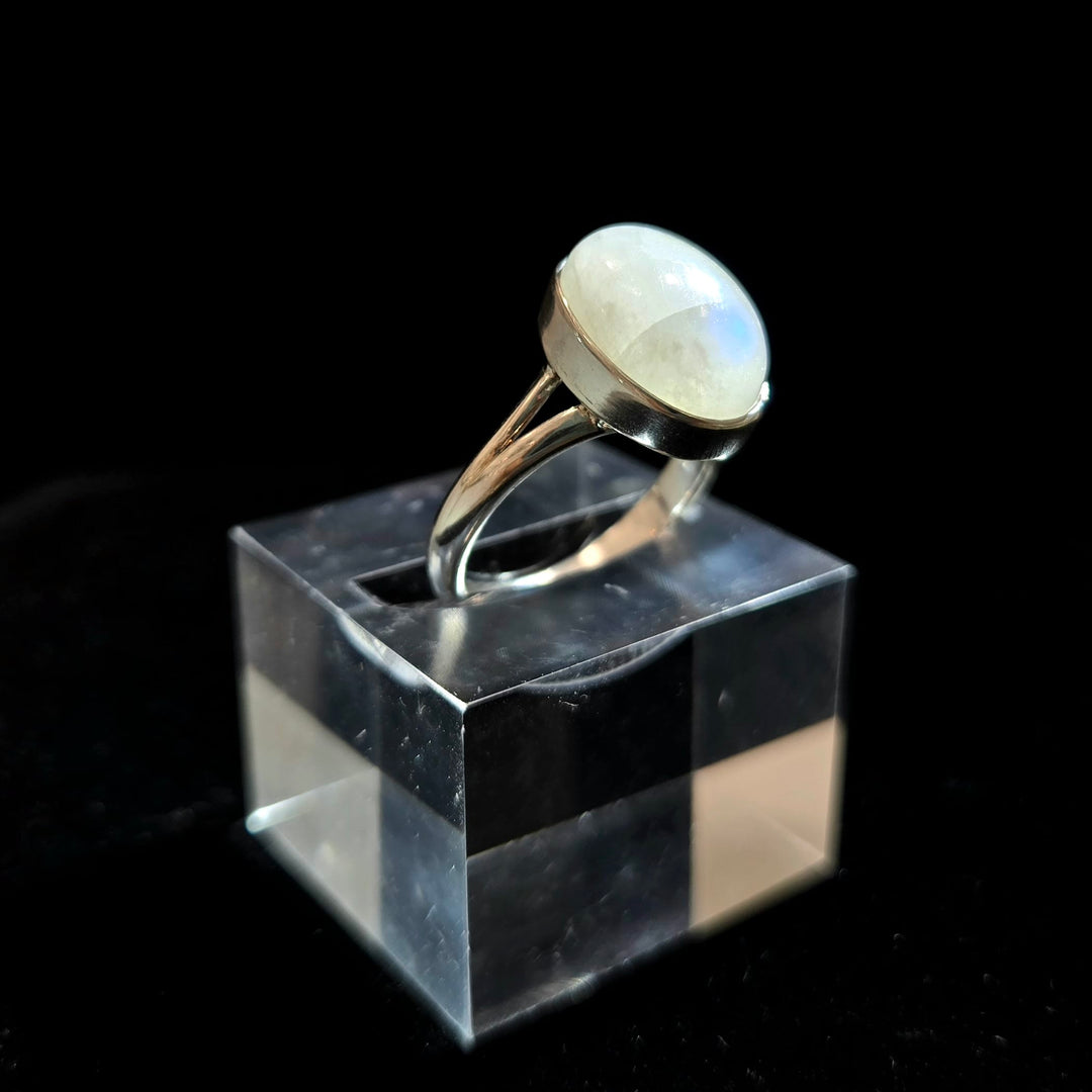 Moonstone Smooth 925 Silver Ring Medium | The Harmony Store Ring